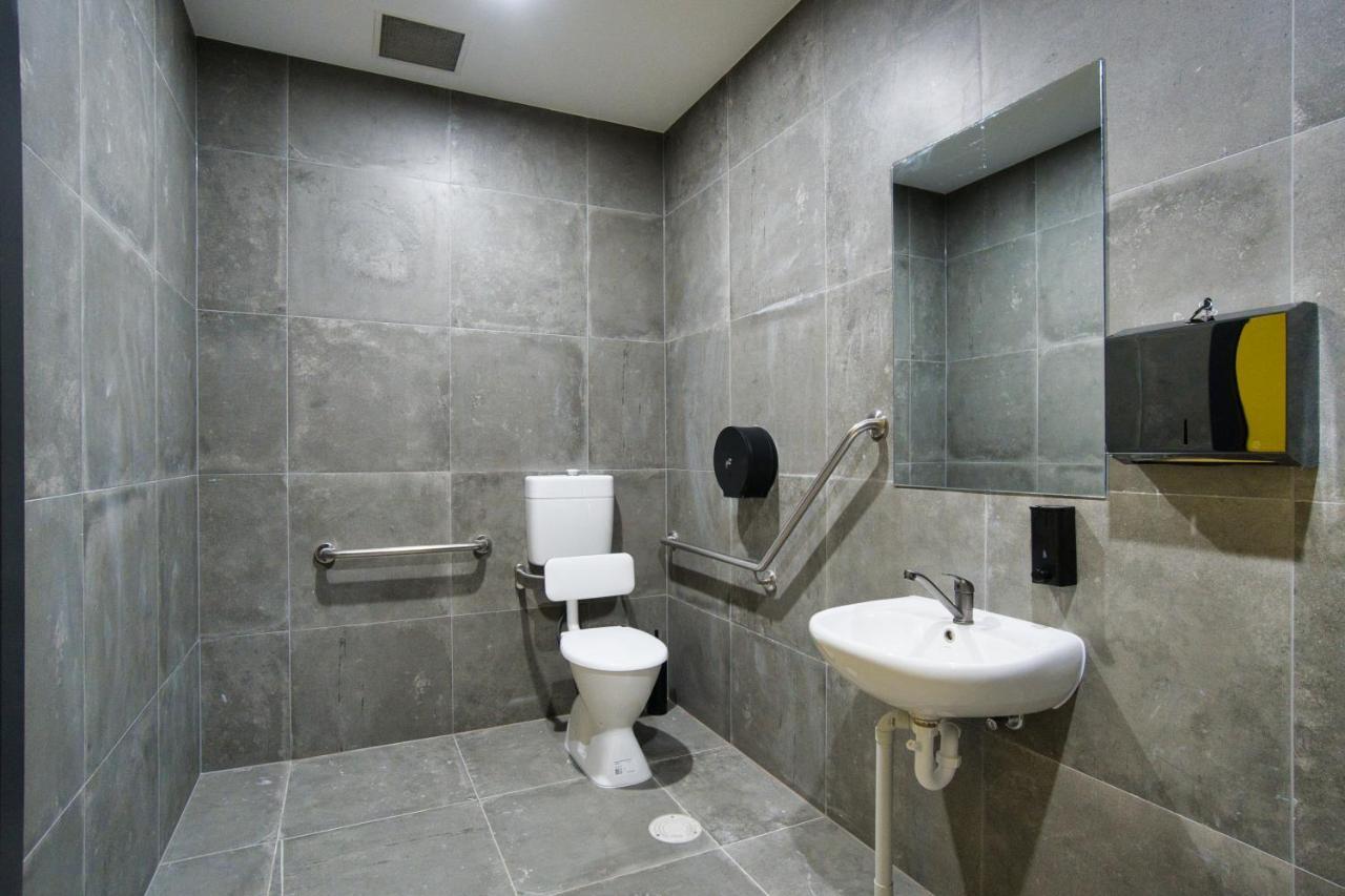Dreamy Stays Accommodation - Private Rooms With Shared Bathrooms แอดิเลด ภายนอก รูปภาพ