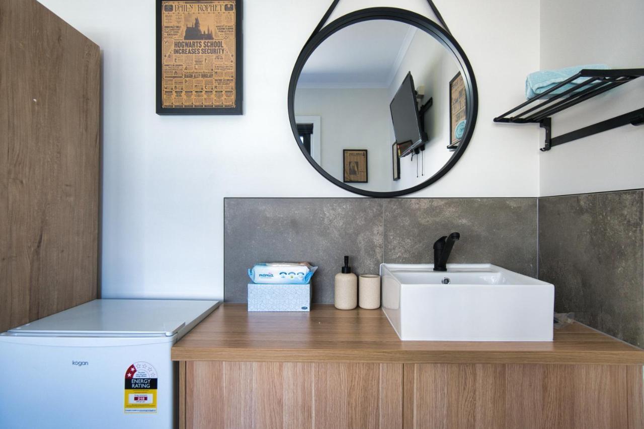 Dreamy Stays Accommodation - Private Rooms With Shared Bathrooms แอดิเลด ภายนอก รูปภาพ